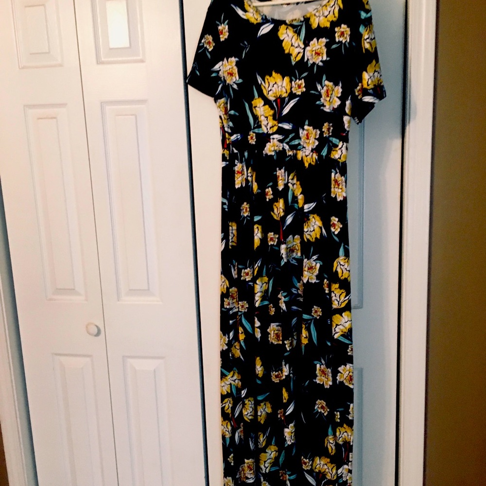 Long Black short sleeve dress